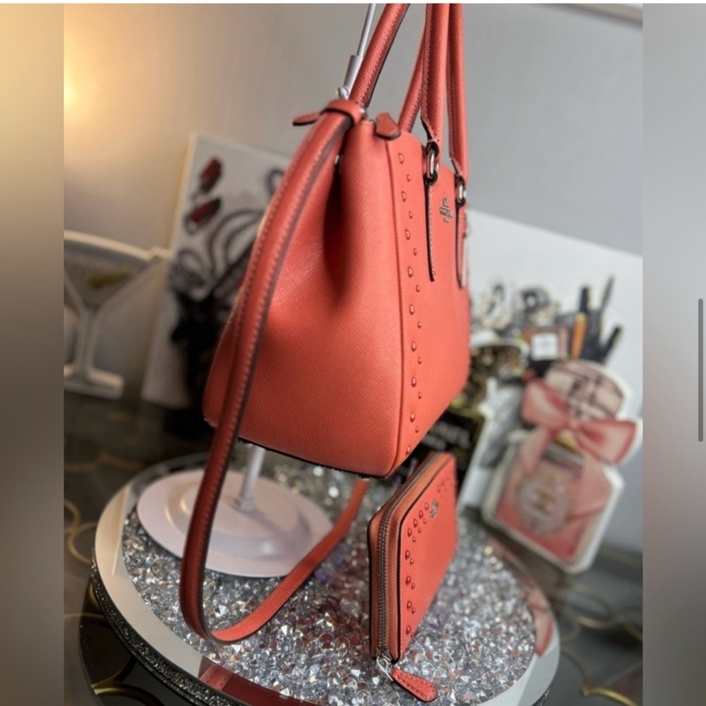 🌟COACH 🌟Storypatch Coral Studded
Leather Surrey Bag & Wallet Set F55600/EUC - Picture 13 of 16
